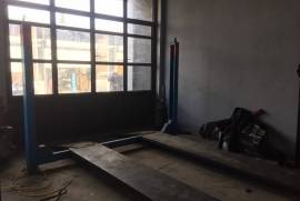 ავტონაწილები, ხელსაწყოები, დანადგარები, ავტომობილის ამწევი