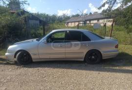 Mercedes-Benz, E CLASS, E 210