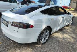 Tesla, Model S