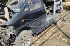 Автозапчасти, части двигателя, Левая дверь, MITSUBISHI 