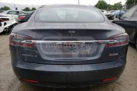 Tesla, Model S