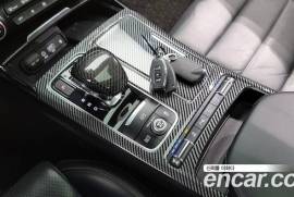 Kia, Stinger