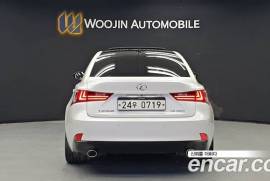 Lexus , IS